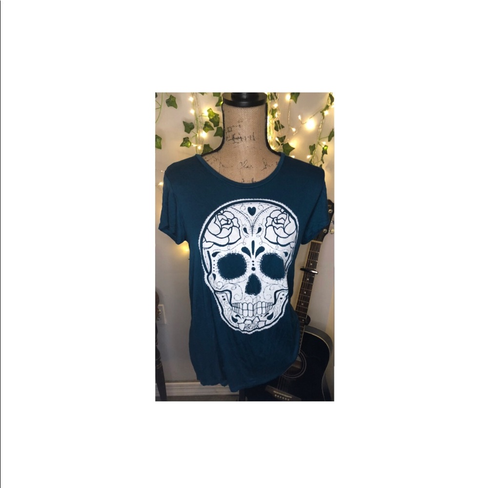 BLACK MATTER HOT TOPIC TEE LARGE EXCELLENT COND